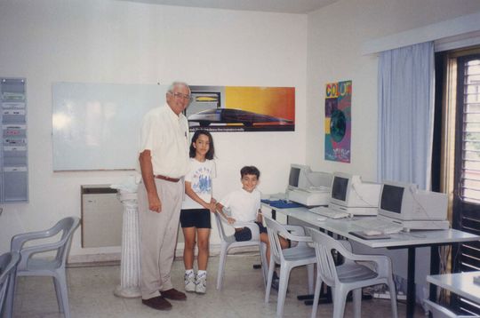 Douglas Stuart visiting CYBERKIDS in 1994